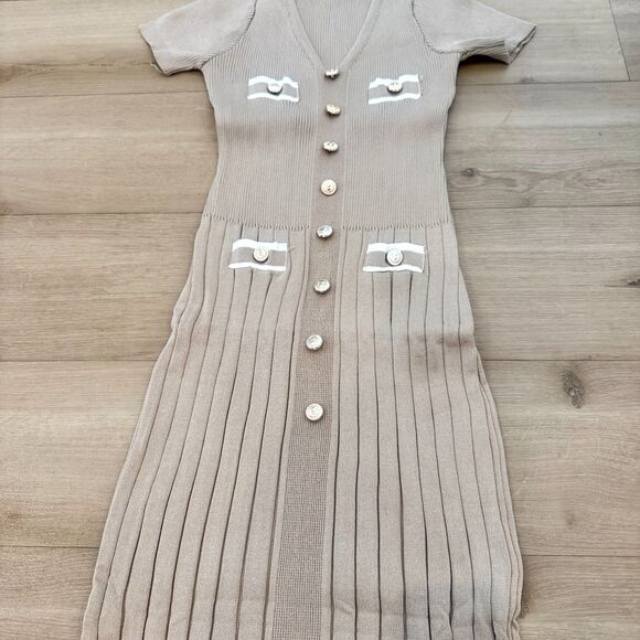Women's Short Sleeve Deep V Neck Knitted Bodycon Button Sweater Dress - NWOT - Picture 5 of 6
